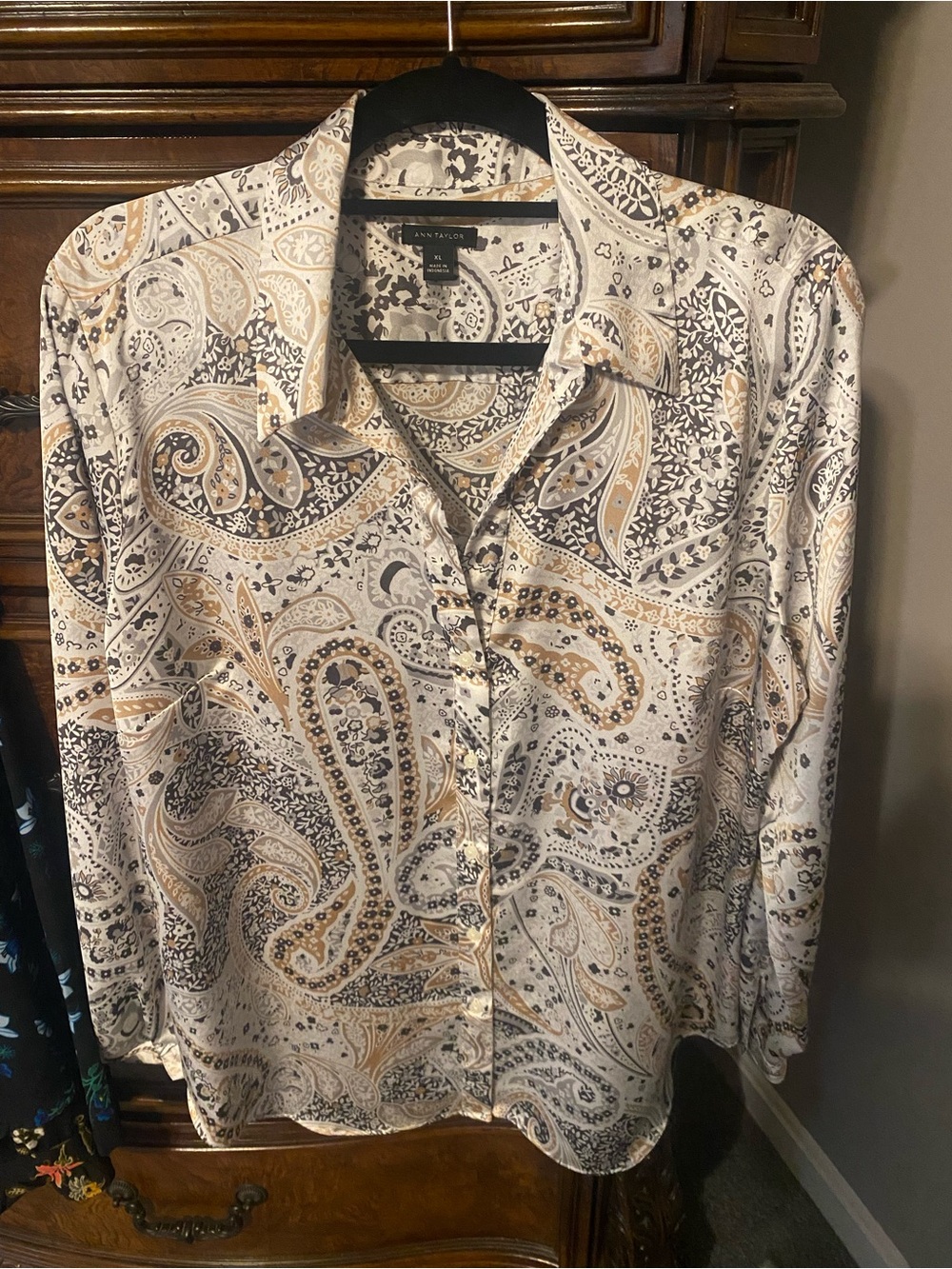 Ann Taylor paisley Button Down essential Blouse